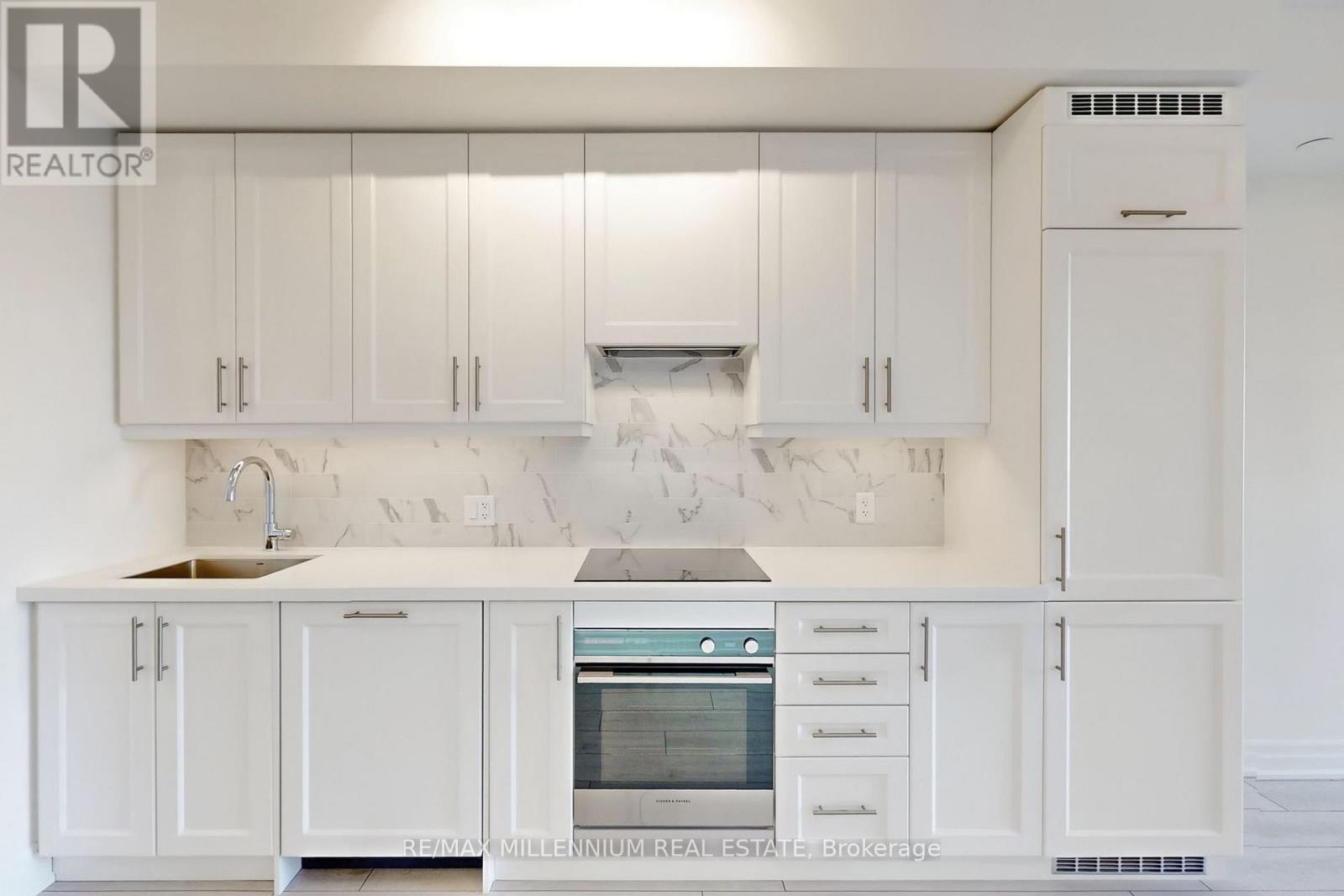 1706 - 30 Elm Drive W, Mississauga, Ontario  L5B 0N6 - Photo 8 - W12678120