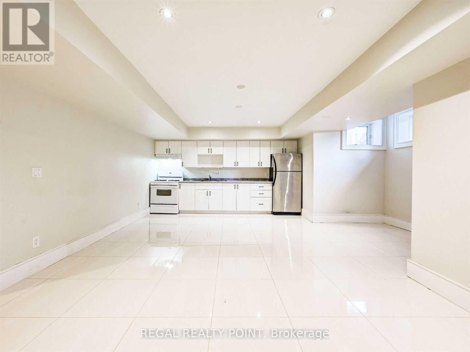 Basement Unit - 63 Burrows Avenue, Toronto, Ontario  M9B 4W8 - Photo 2 - W12678136