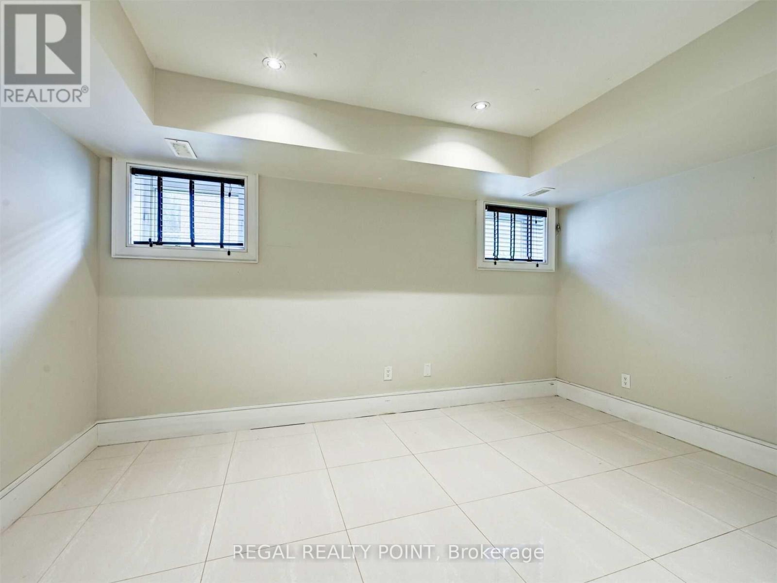 Basement Unit - 63 Burrows Avenue, Toronto, Ontario  M9B 4W8 - Photo 5 - W12678136