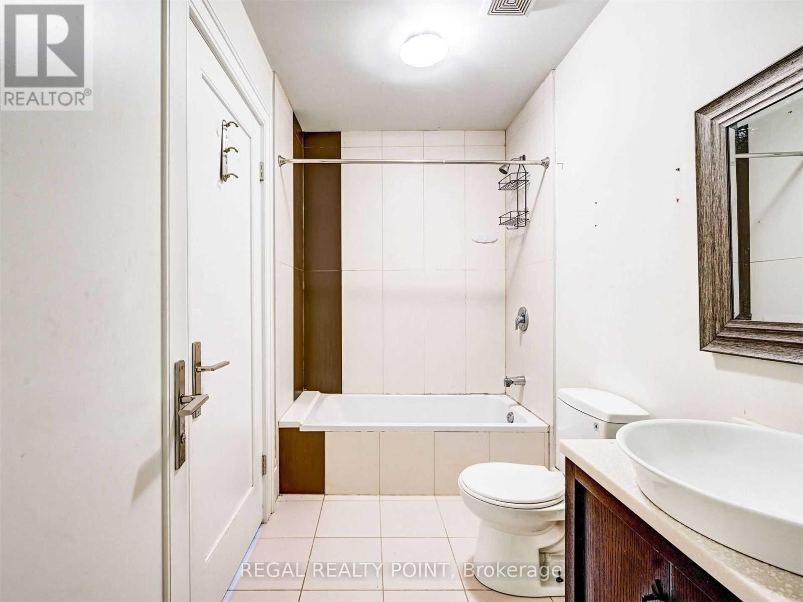 Basement Unit - 63 Burrows Avenue, Toronto, Ontario  M9B 4W8 - Photo 6 - W12678136