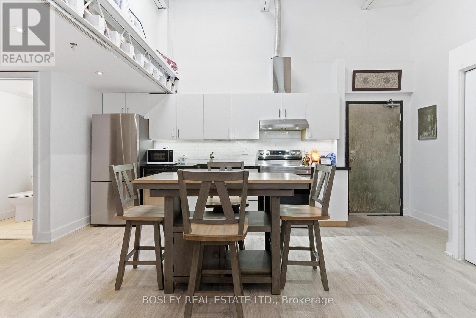 209 - 347 Sorauren Avenue, Toronto, Ontario  M6R 2G8 - Photo 6 - W12678146