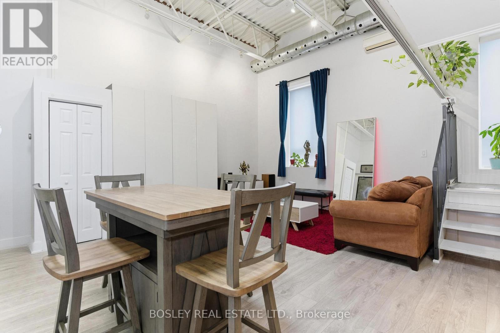 209 - 347 Sorauren Avenue, Toronto, Ontario M6R 2G8 - Photo 8 - W12678152