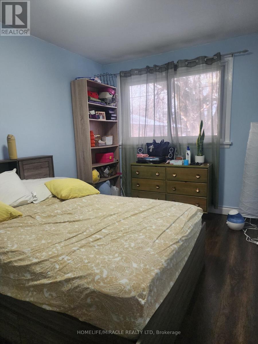 63 Alexandria Crescent, Brampton, Ontario  L6T 1N2 - Photo 5 - W12678164