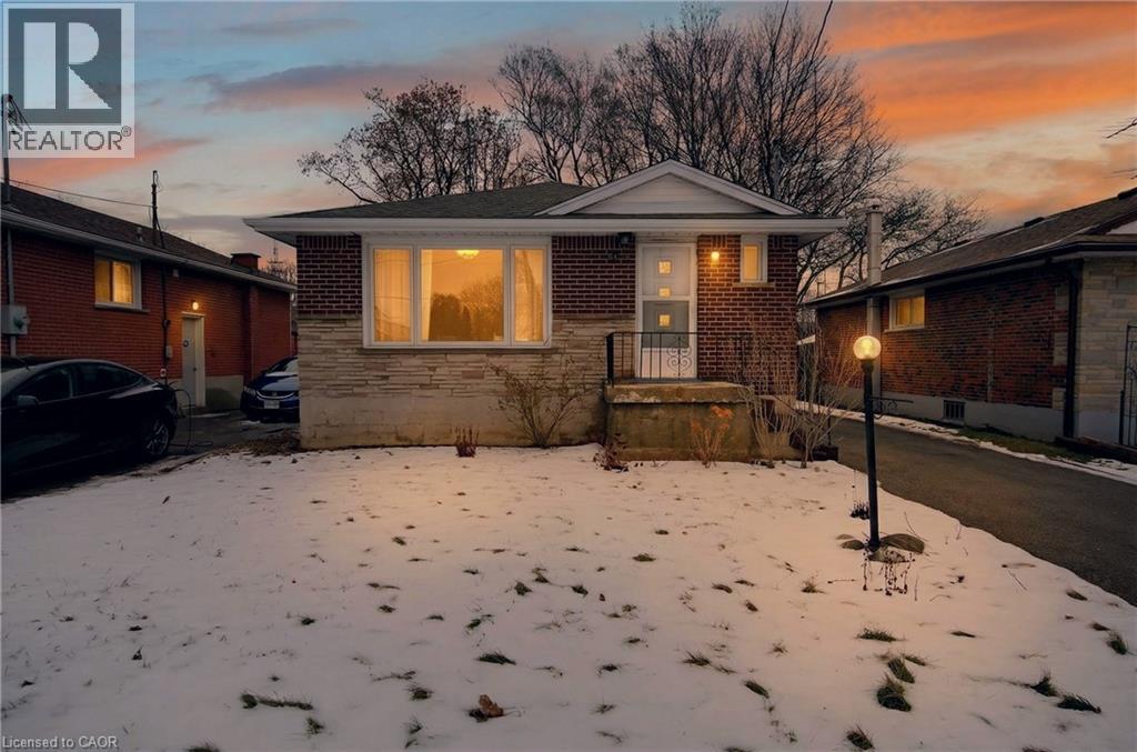 399 East 15th Street, Hamilton, Ontario  L9A 4G9 - Photo 2 - 40796265