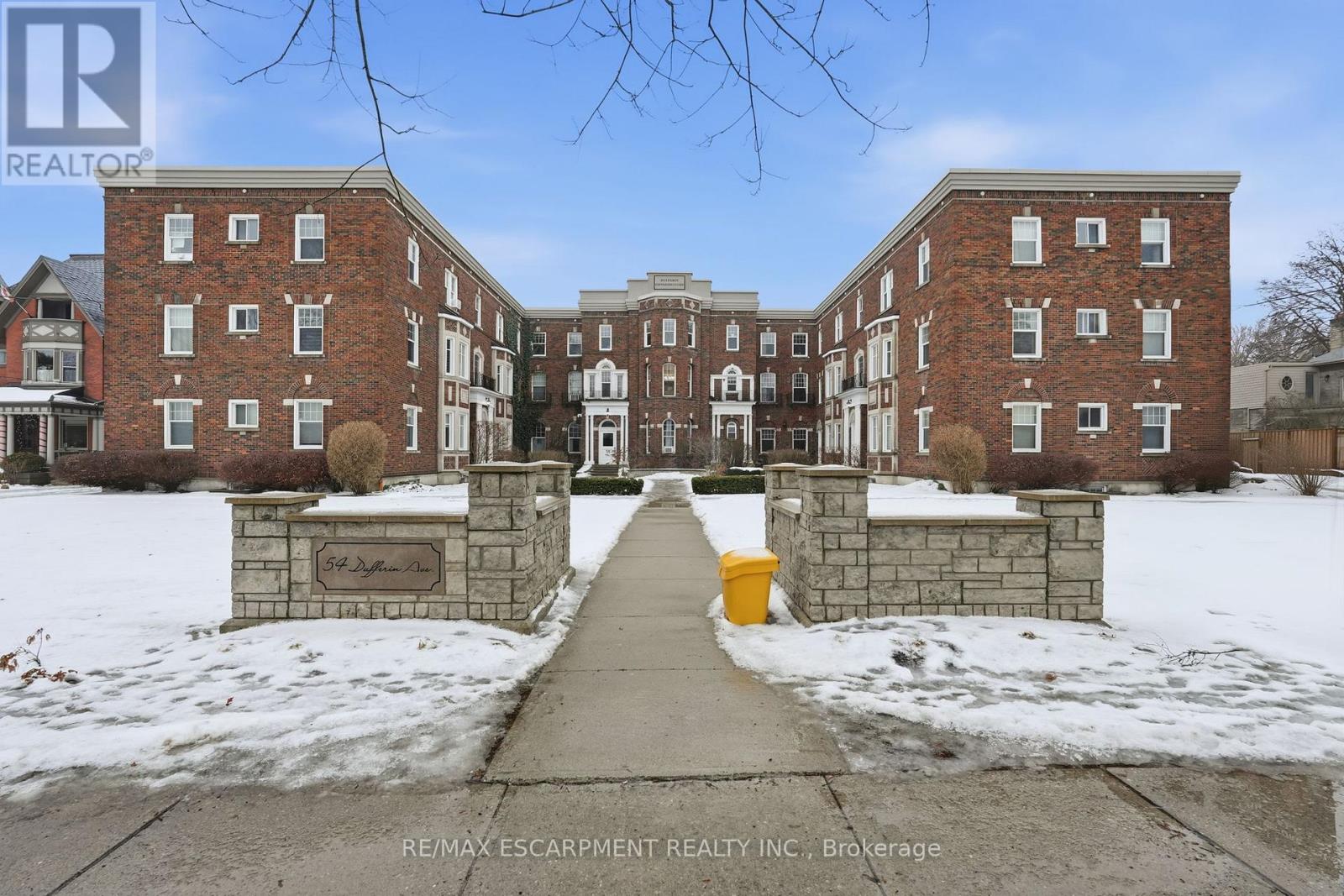 3 - 54 Dufferin Avenue, Brantford, Ontario  N3T 4P5 - Photo 1 - X12678038