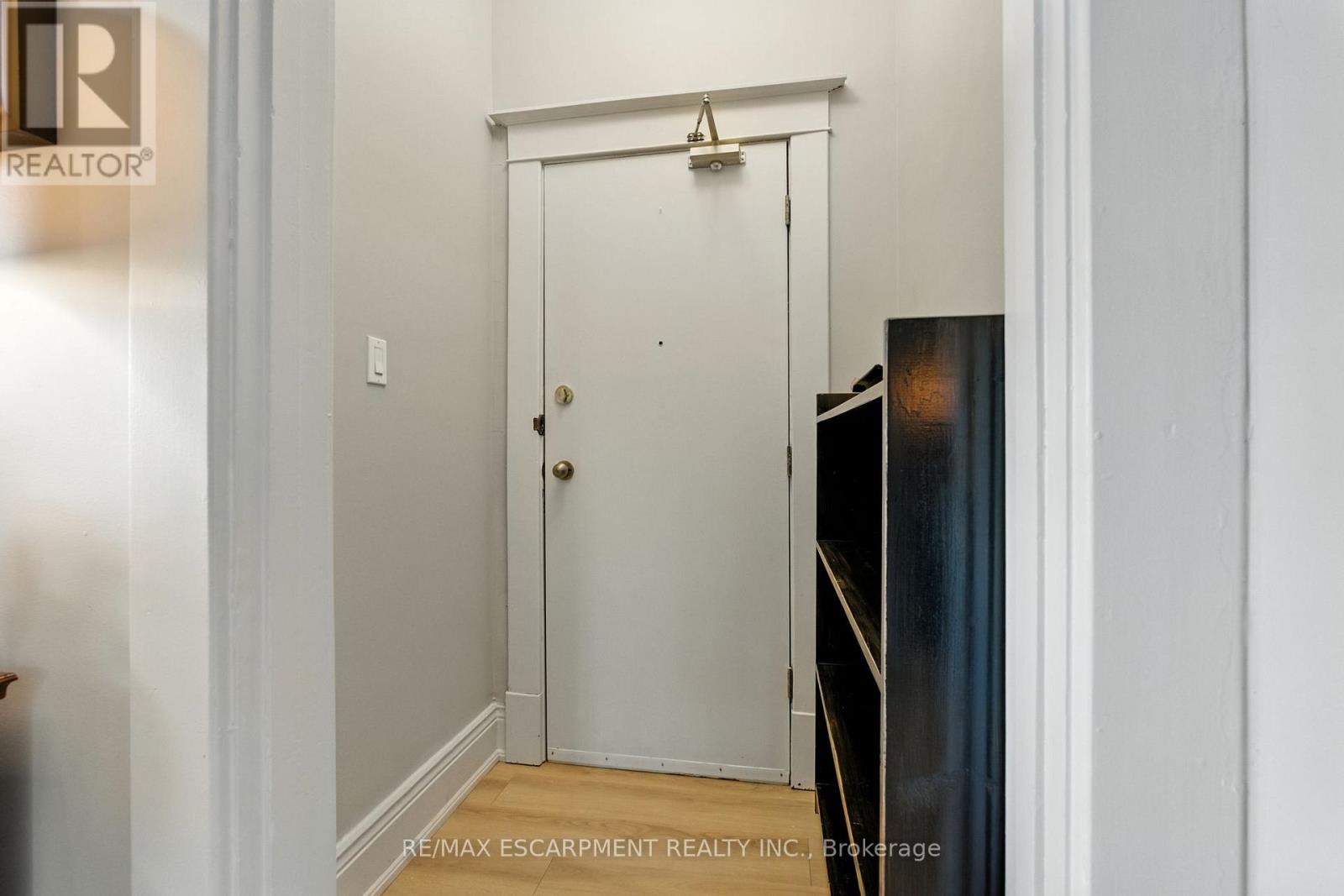 3 - 54 Dufferin Avenue, Brantford, Ontario  N3T 4P5 - Photo 6 - X12678038