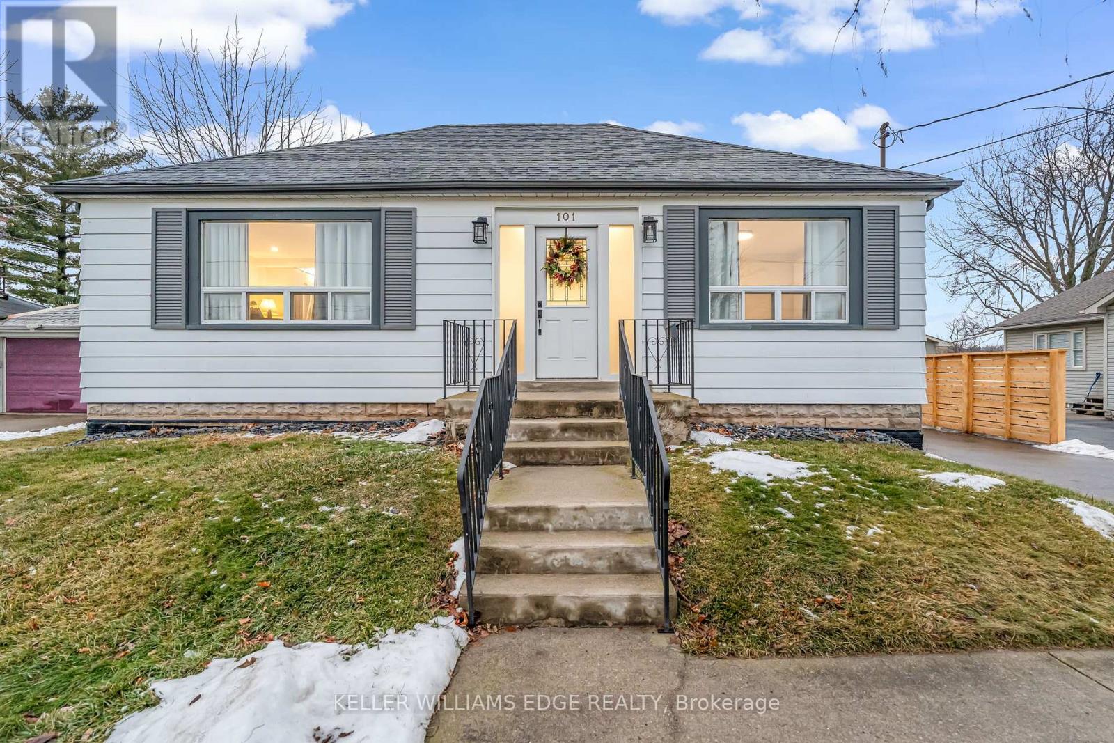 101 CORMAN AVENUE, Hamilton, Ontario