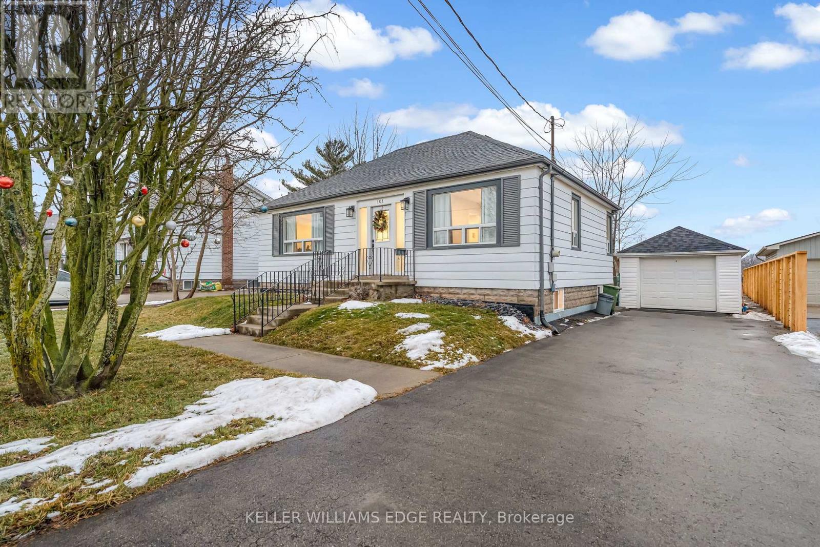 101 Corman Avenue, Hamilton, Ontario  L8G 3W3 - Photo 4 - X12678052