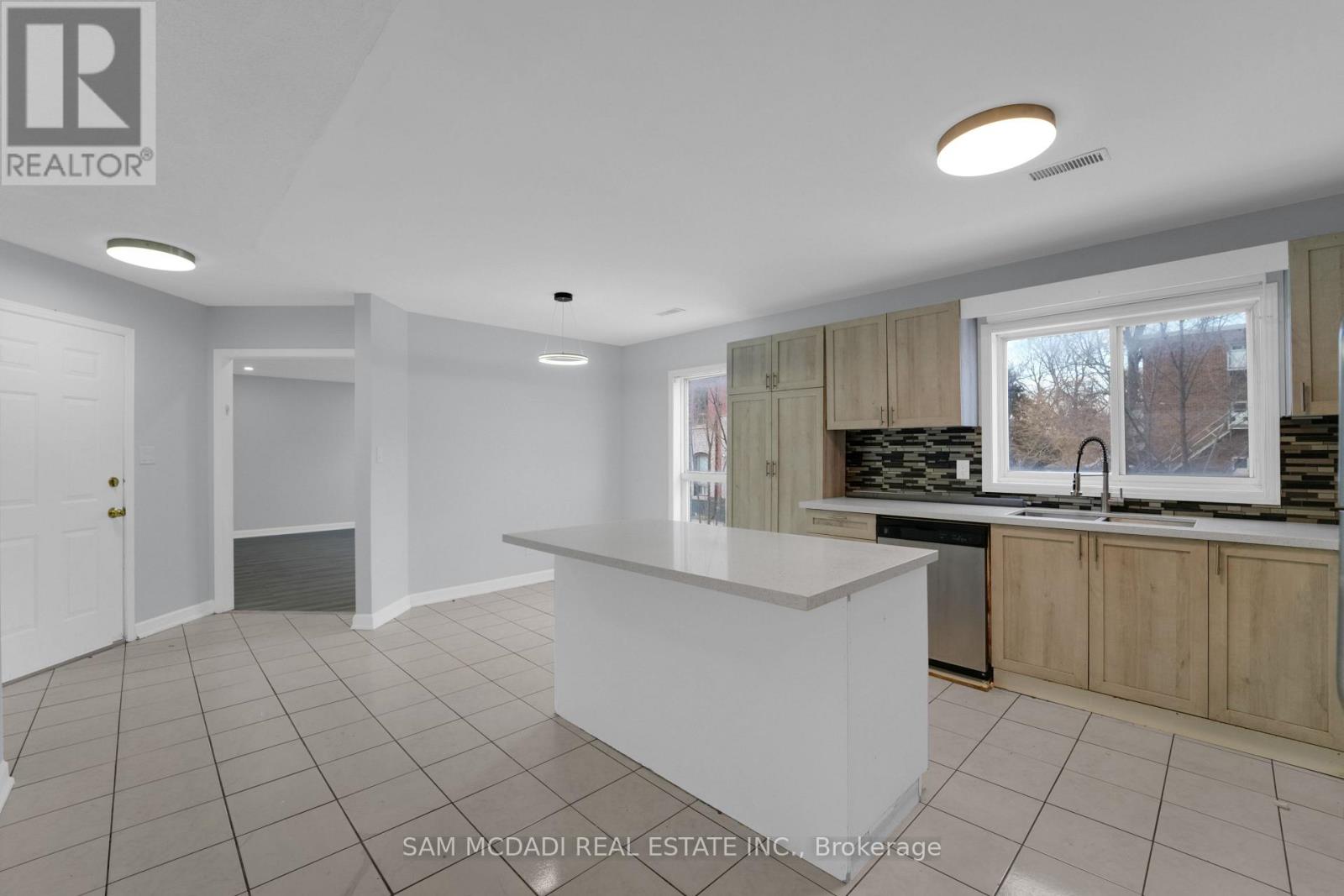 90 Tisdale Street S, Hamilton, Ontario  L8N 2W2 - Photo 5 - X12678132