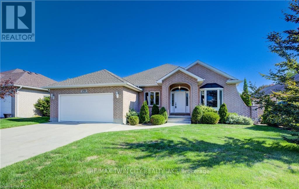 430 CARYNDALE DRIVE, Kitchener, Ontario