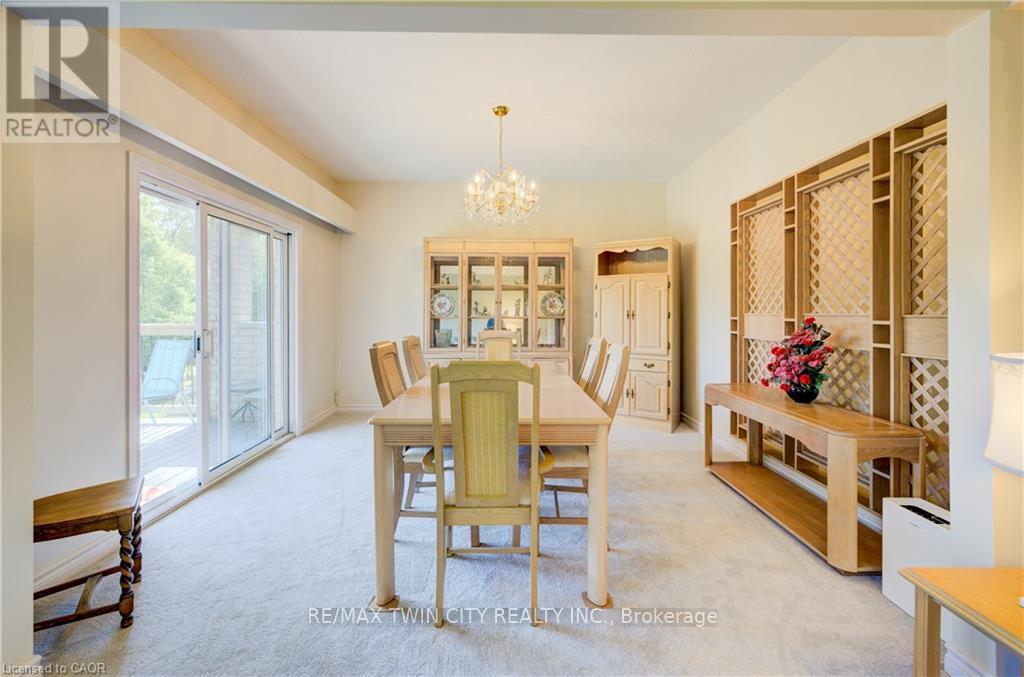 430 Caryndale Drive, Kitchener, Ontario  N2R 1M8 - Photo 13 - X12678142