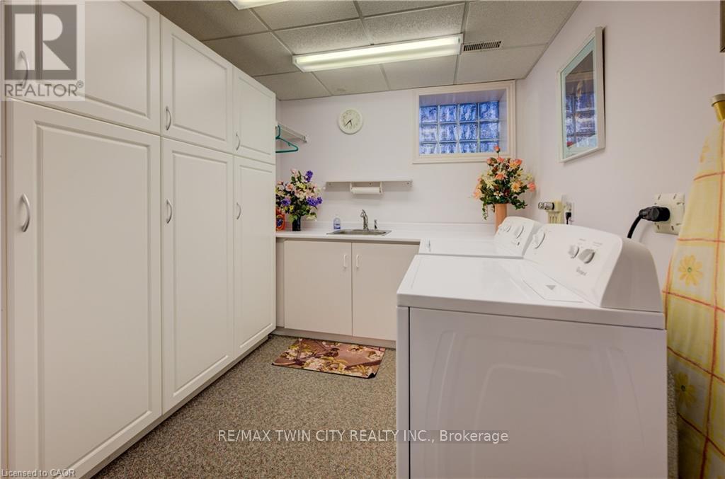 430 Caryndale Drive, Kitchener, Ontario  N2R 1M8 - Photo 26 - X12678142