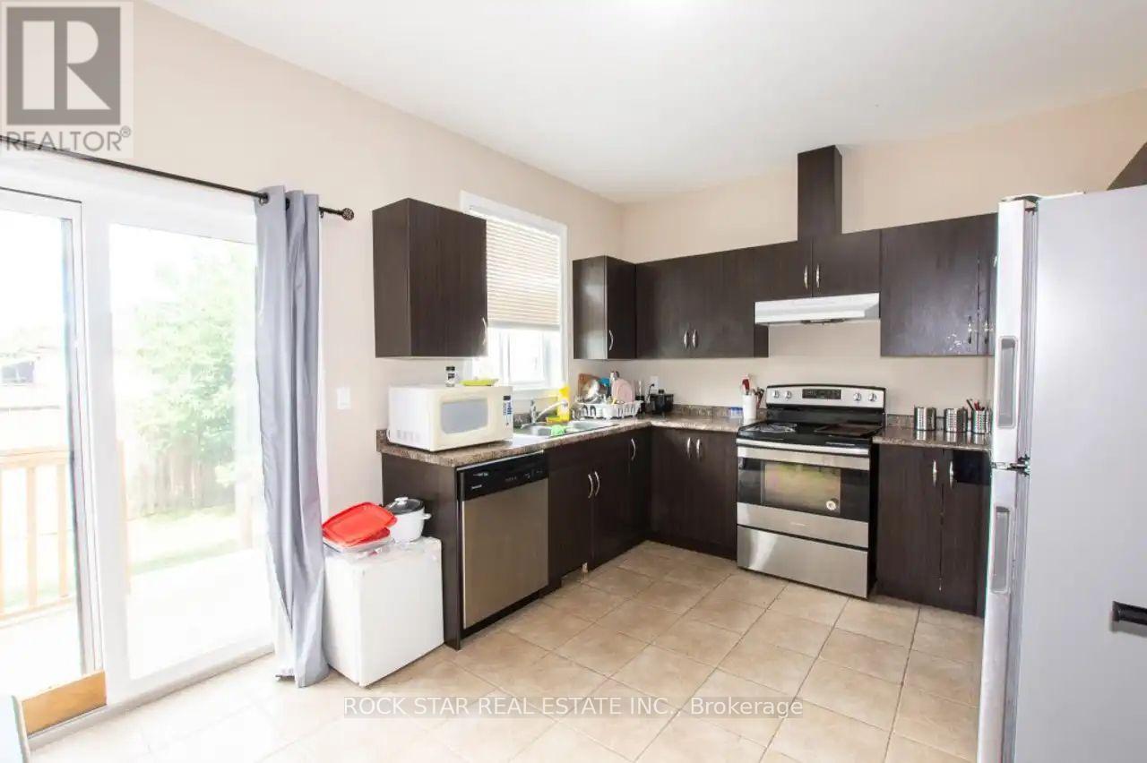 15 Townline Road E, St. Catharines, Ontario  L2T 1A1 - Photo 8 - X12678166