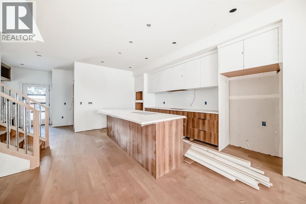 116 Heritage Manor, Cochrane, Alberta  T4C 0L3 - Photo 4 - A2273776