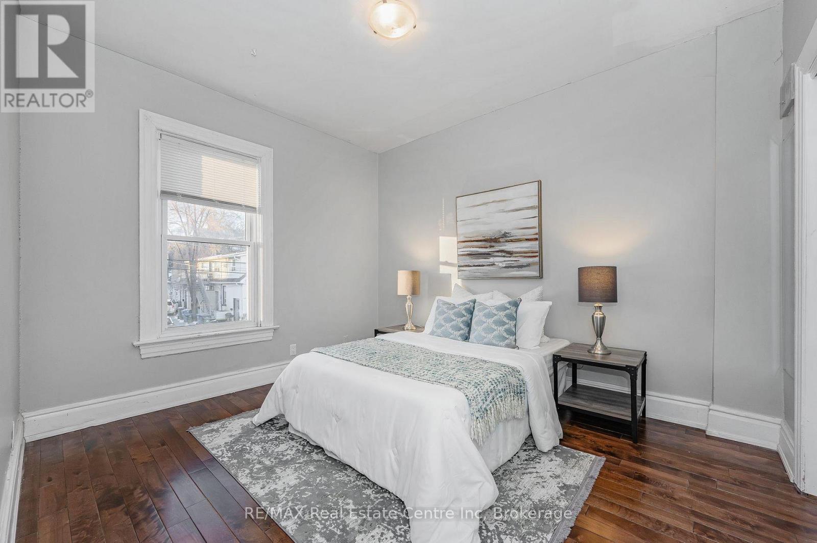 103 Surrey Street E, Guelph (Downtown), Ontario  N1H 3P7 - Photo 11 - X12405145