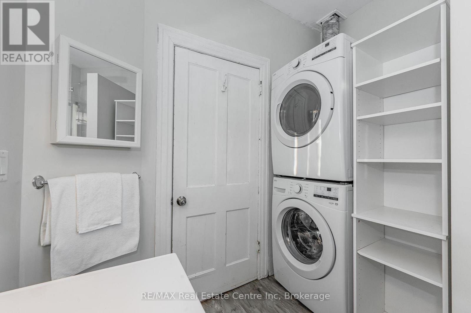 103 Surrey Street E, Guelph (Downtown), Ontario  N1H 3P7 - Photo 15 - X12405145