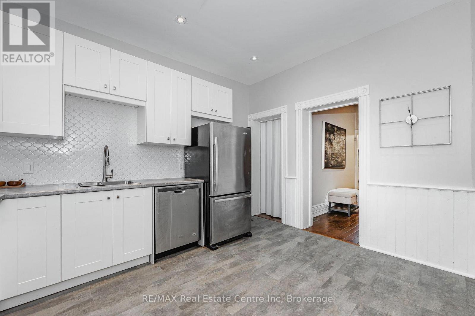 103 Surrey Street E, Guelph (Downtown), Ontario  N1H 3P7 - Photo 8 - X12405145