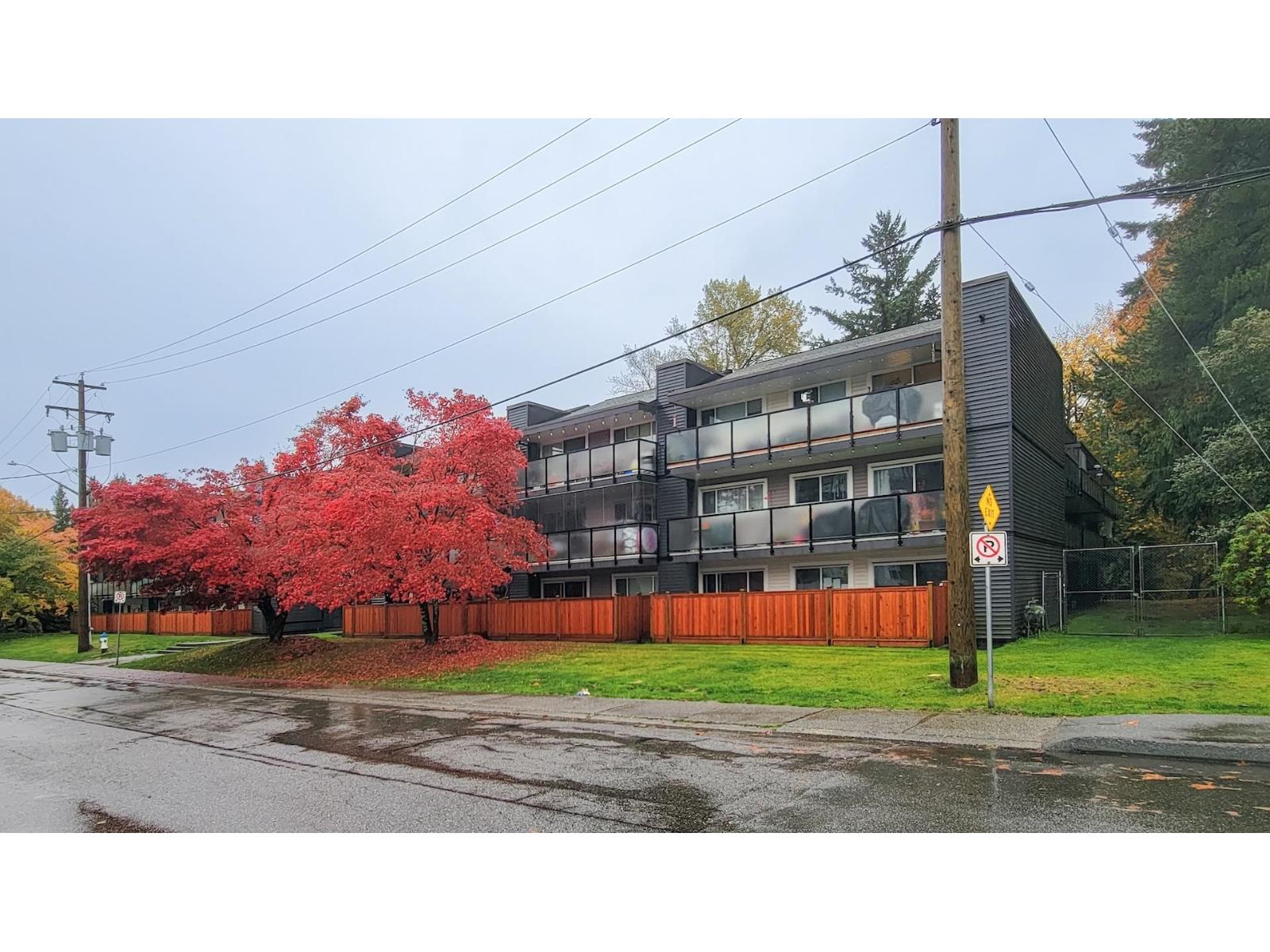 214 33400 Bourquin Place, Abbotsford, British Columbia  V2S 5G3 - Photo 2 - R3077197