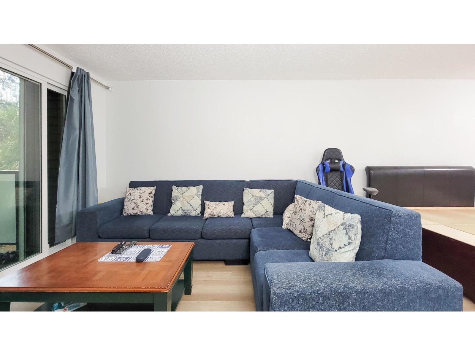 214 33400 Bourquin Place, Abbotsford, British Columbia  V2S 5G3 - Photo 4 - R3077197