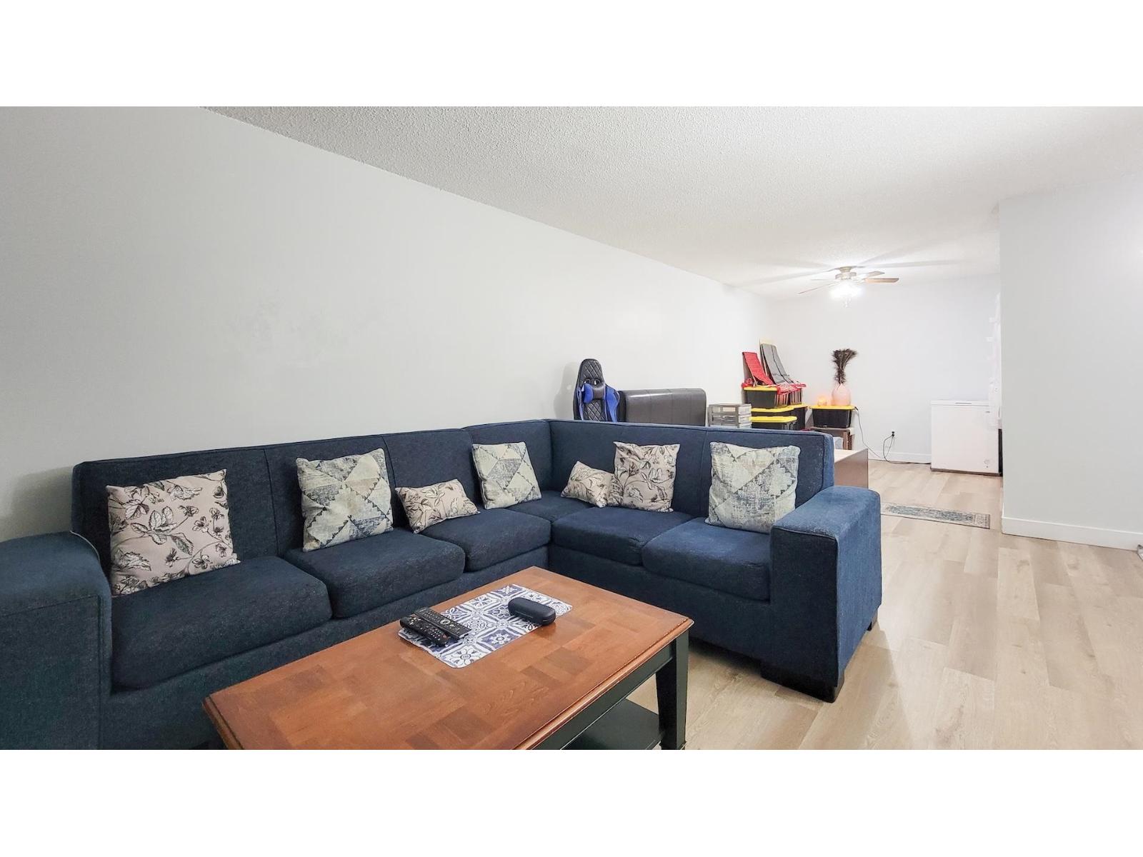 214 33400 Bourquin Place, Abbotsford, British Columbia  V2S 5G3 - Photo 5 - R3077197