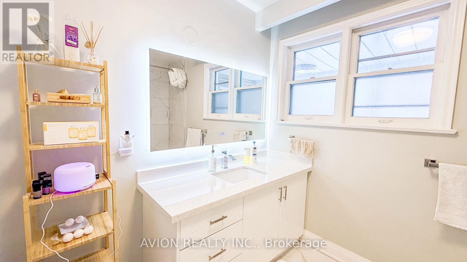 61 Alamosa Drive, Toronto, Ontario  M2J 2N8 - Photo 14 - C12677724