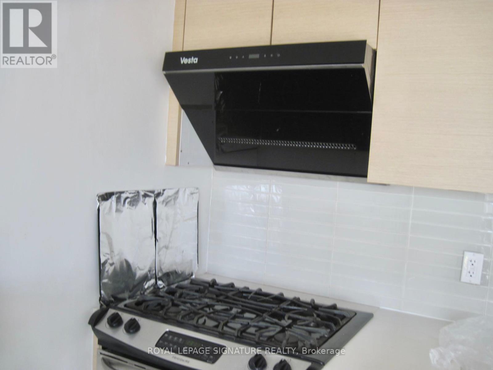 201 - 51 Lady Bank Road S, Toronto (Stonegate-Queensway), Ontario  M8Z 0C9 - Photo 14 - W12653292