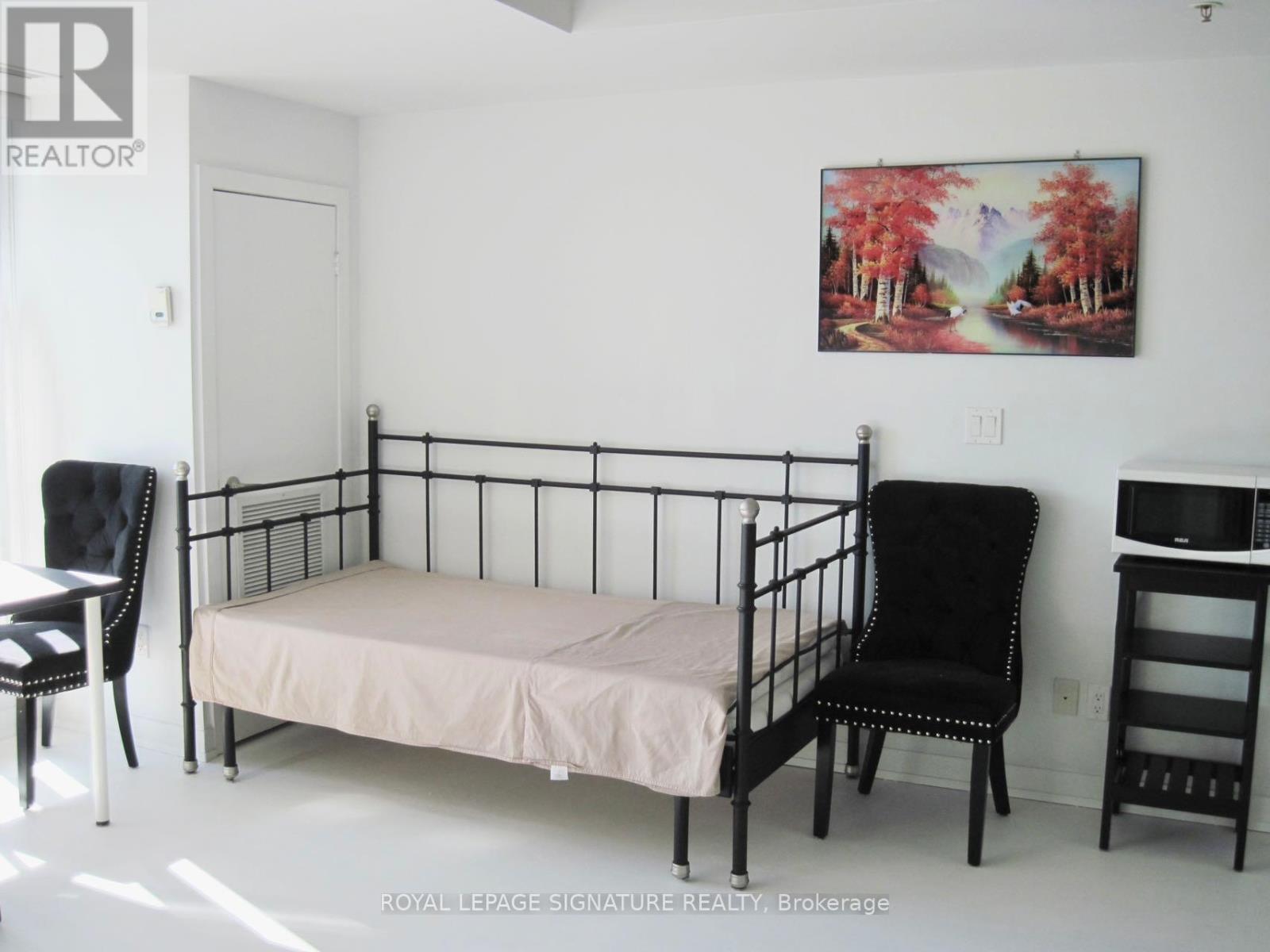 201 - 51 Lady Bank Road S, Toronto (Stonegate-Queensway), Ontario  M8Z 0C9 - Photo 13 - W12653292