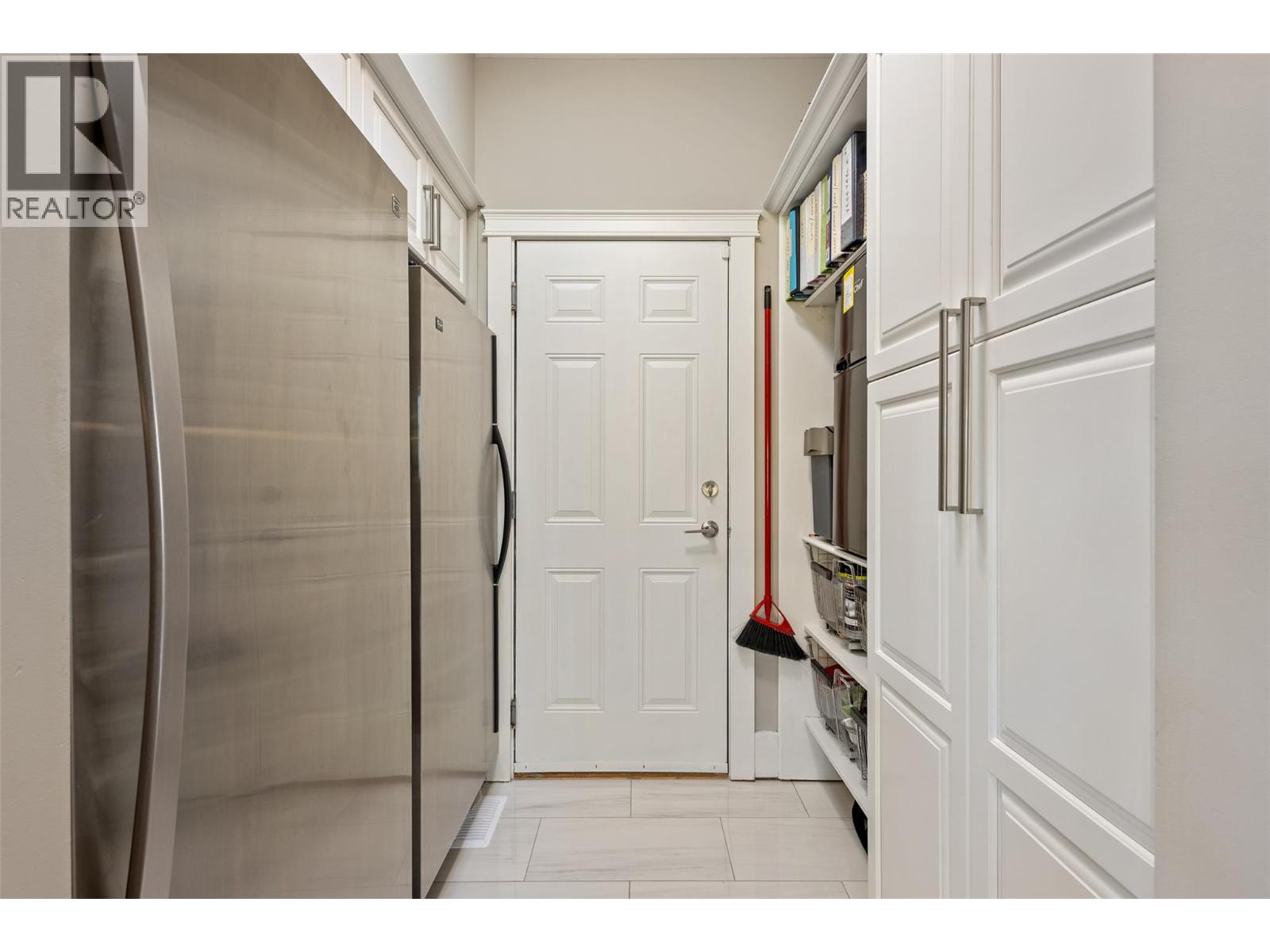 1012 Arbor View Drive, Kelowna, British Columbia  V1W 5A1 - Photo 35 - 10372251