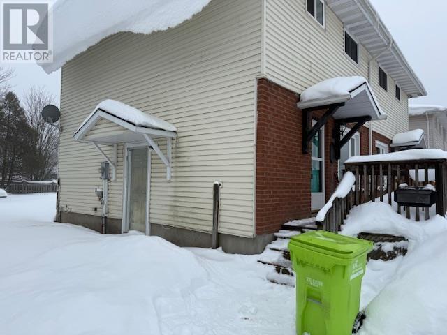 41 Princeton Dr, Sault Ste. Marie, Ontario  P6B 5T4 - Photo 2 - SM260063
