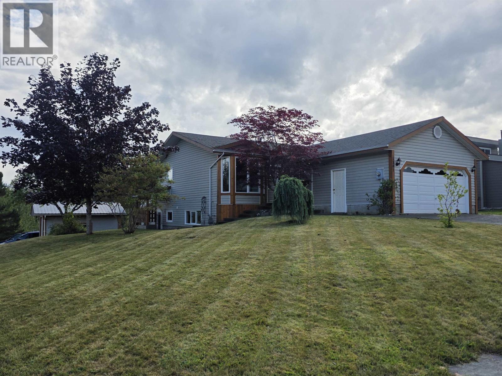 5301 MOUNTAIN VISTA DRIVE, Terrace, British Columbia