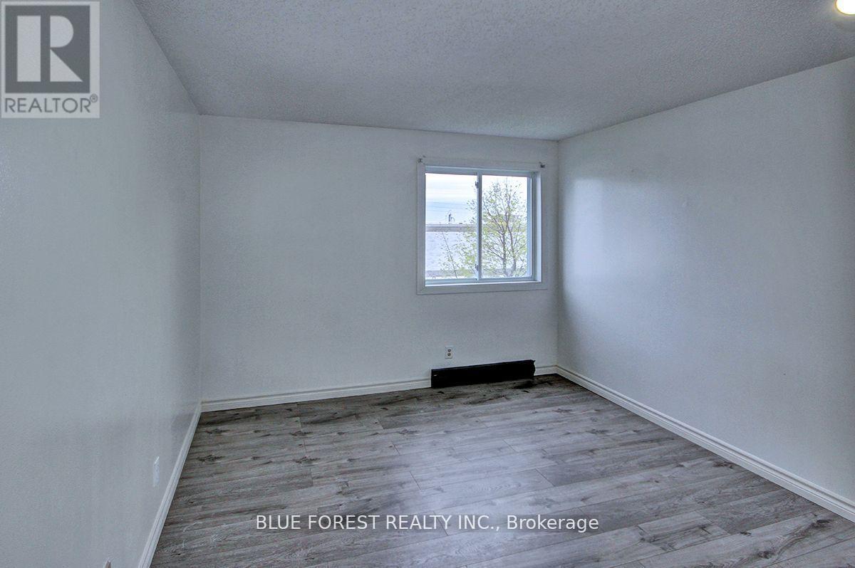 209 - 739 Deveron Crescent, London South, Ontario  N5Z 4Y1 - Photo 5 - X12678268