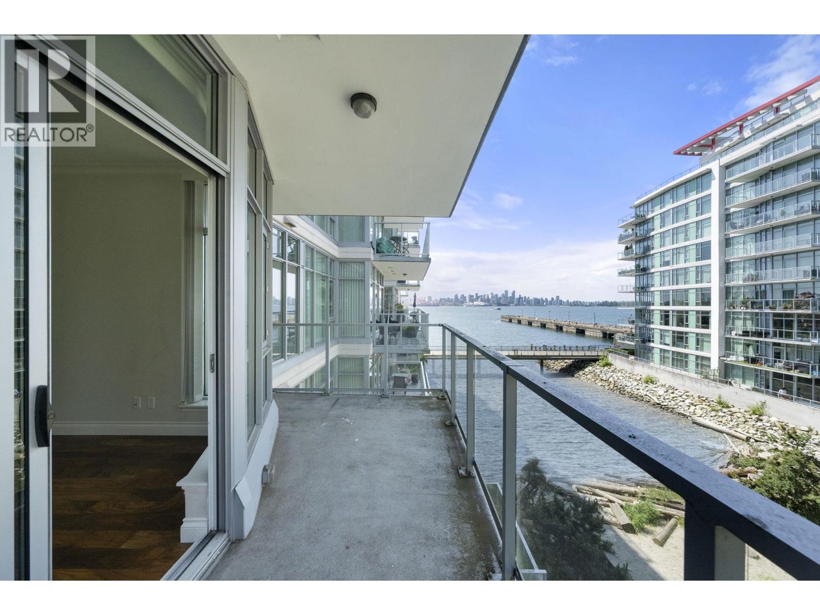 305 185 Victory Ship Way, North Vancouver, British Columbia  V7L 0G2 - Photo 1 - R3077551