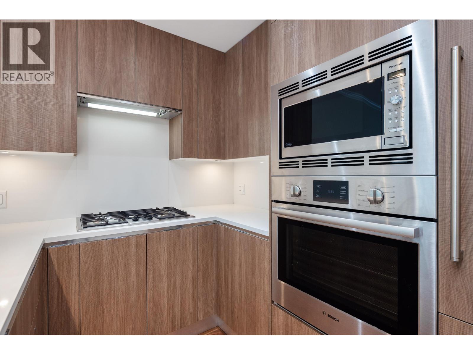 305 185 Victory Ship Way, North Vancouver, British Columbia  V7L 0G2 - Photo 12 - R3077551