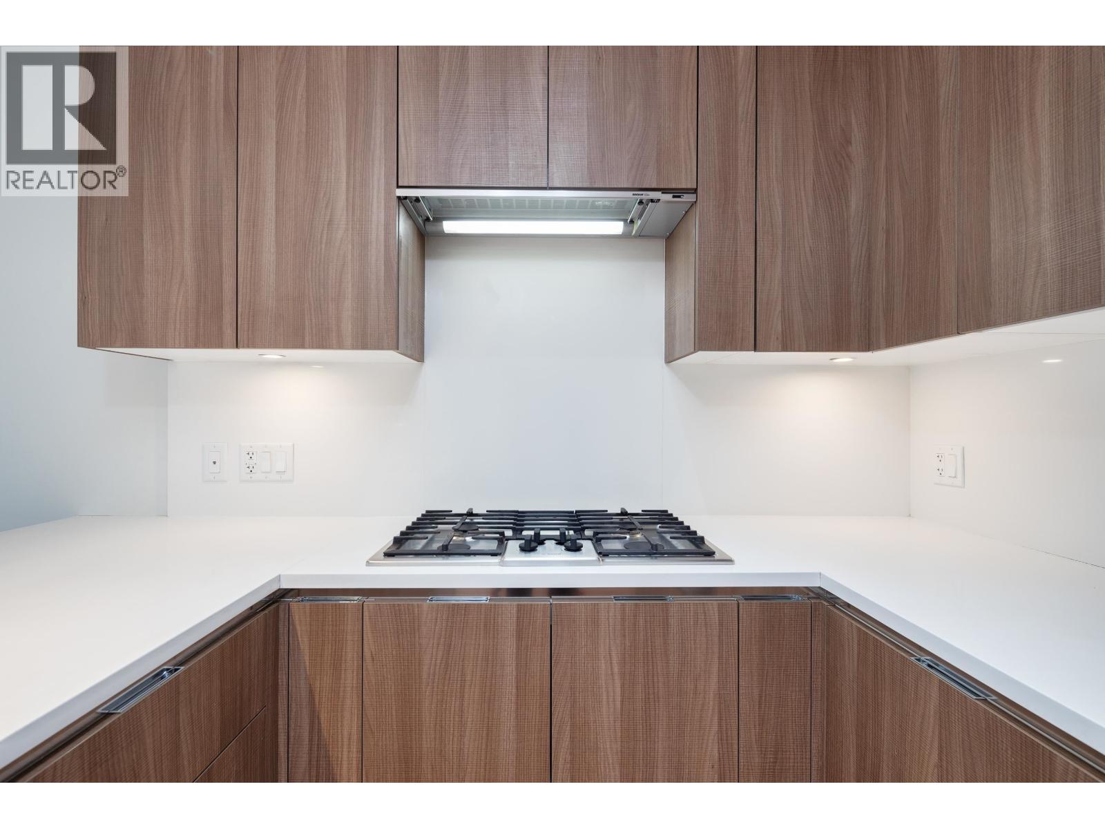 305 185 Victory Ship Way, North Vancouver, British Columbia  V7L 0G2 - Photo 13 - R3077551