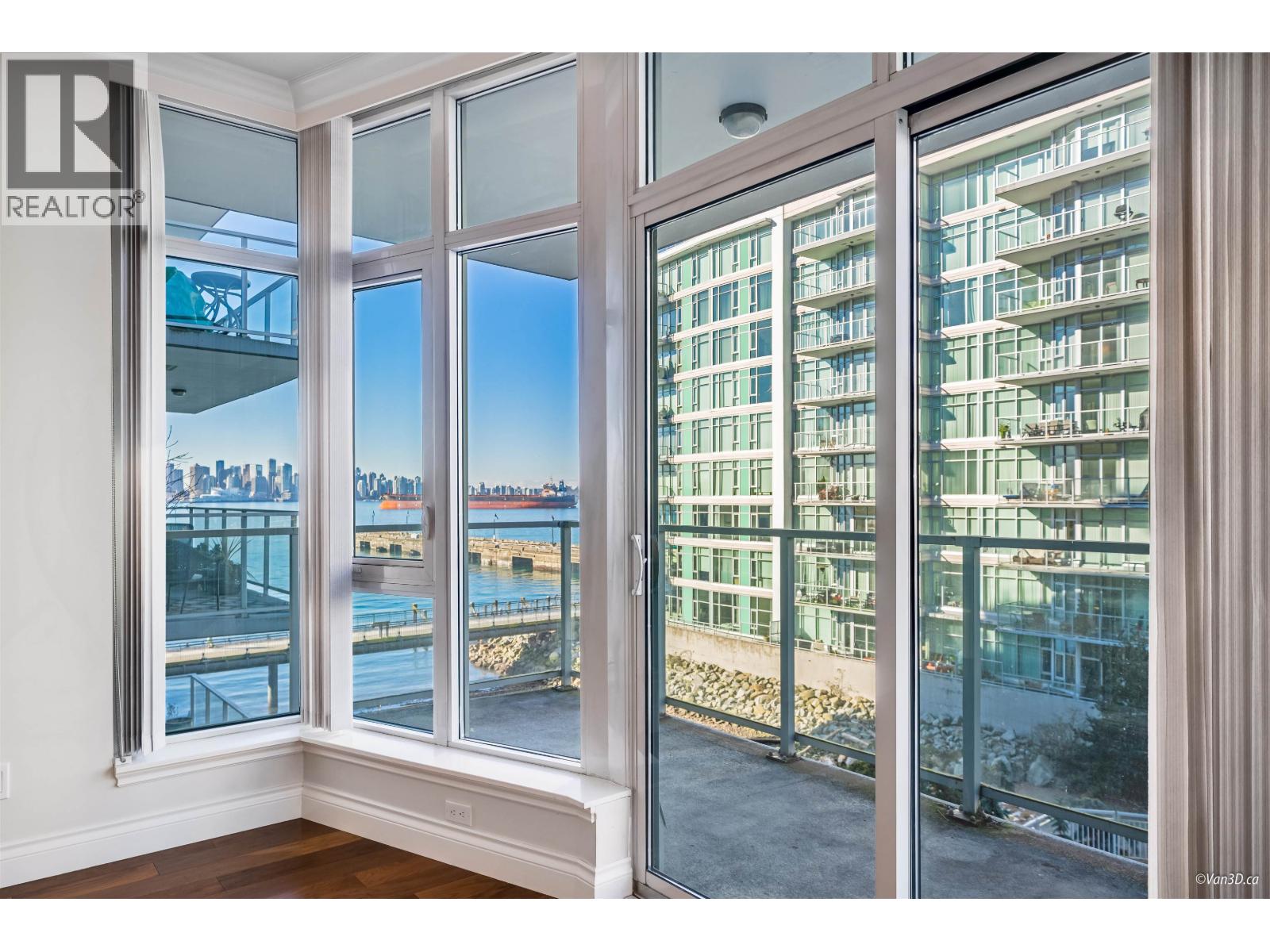 305 185 Victory Ship Way, North Vancouver, British Columbia  V7L 0G2 - Photo 2 - R3077551