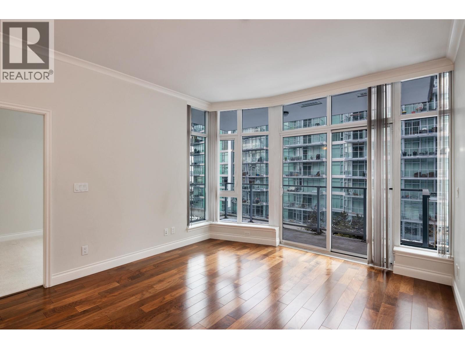 305 185 Victory Ship Way, North Vancouver, British Columbia  V7L 0G2 - Photo 7 - R3077551