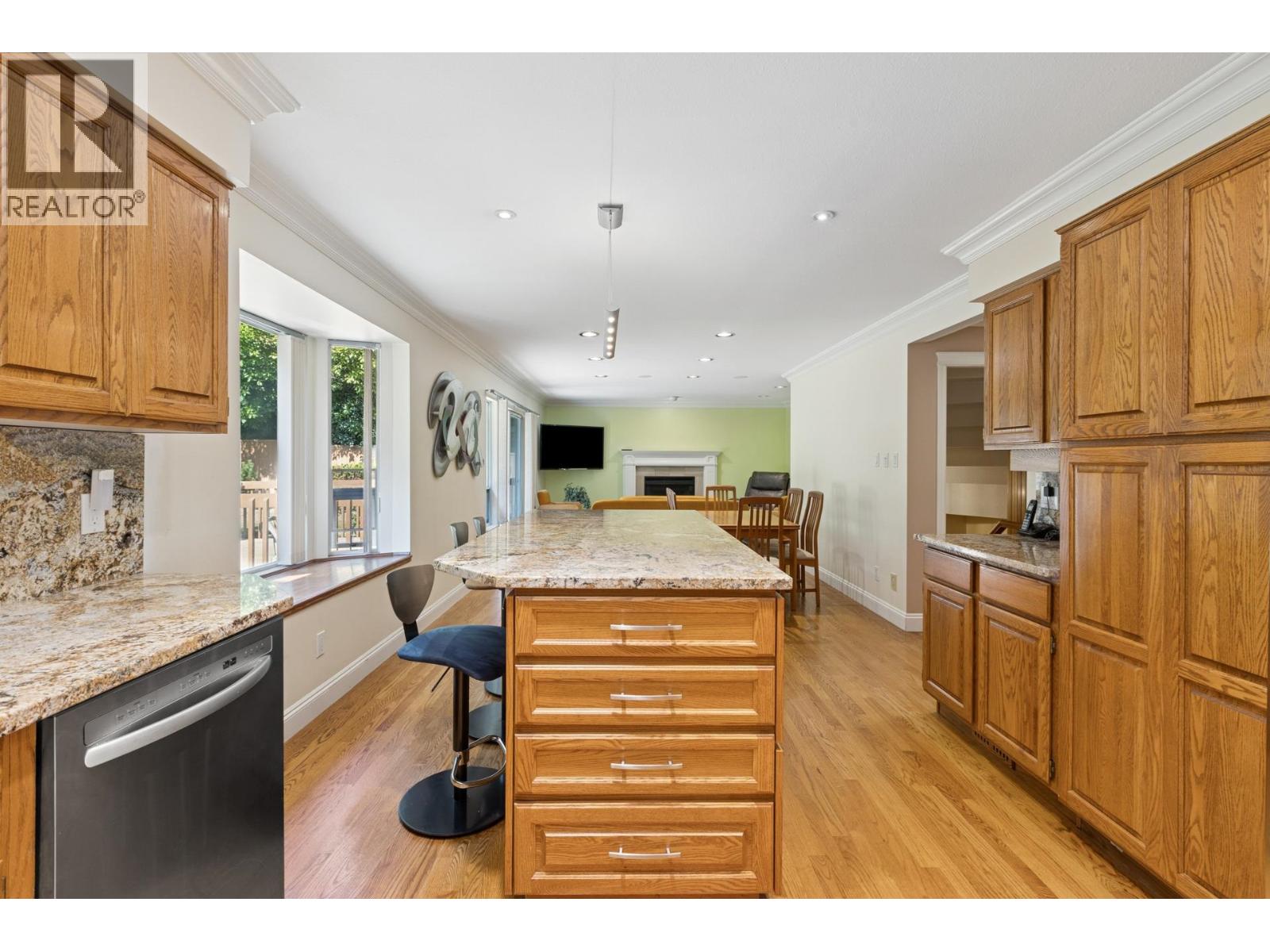 5685 Nancy Greene Way, North Vancouver, British Columbia  V7R 4W2 - Photo 15 - R3077552