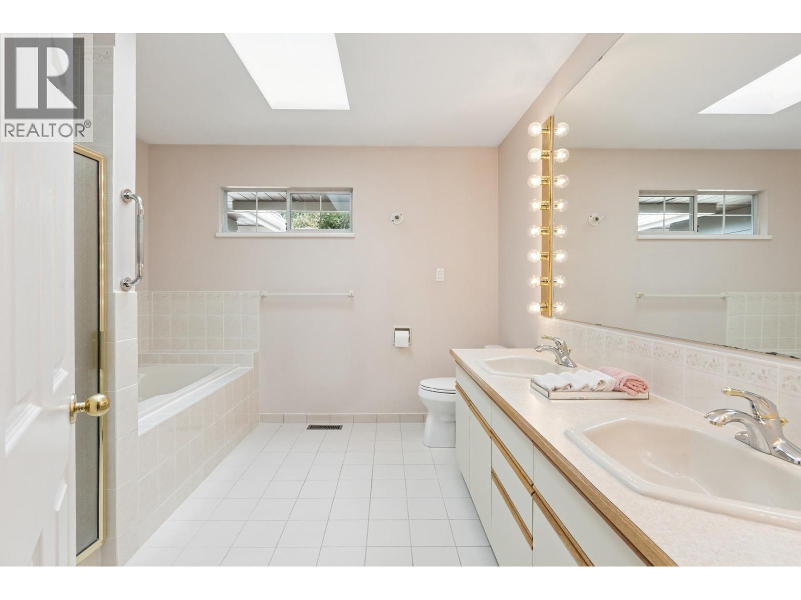 5685 Nancy Greene Way, North Vancouver, British Columbia  V7R 4W2 - Photo 27 - R3077552