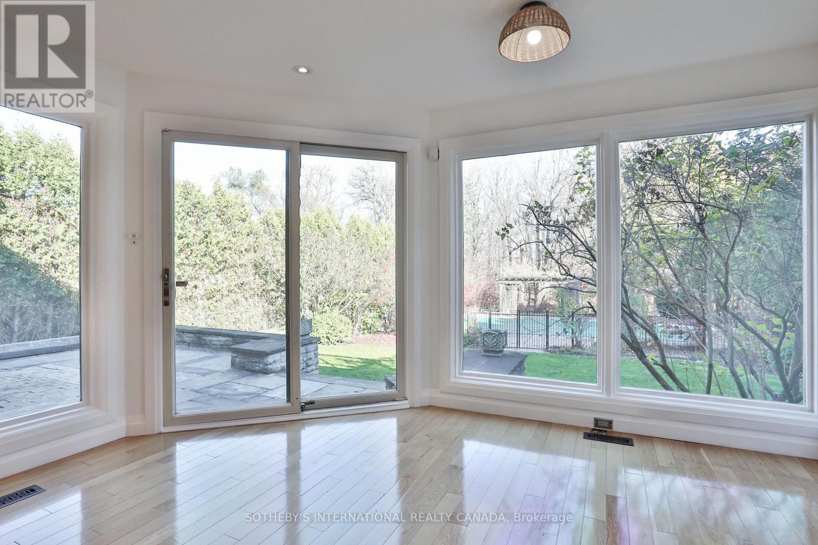 46 Sandringham Drive, Toronto, Ontario  M5M 3G3 - Photo 15 - C12678264