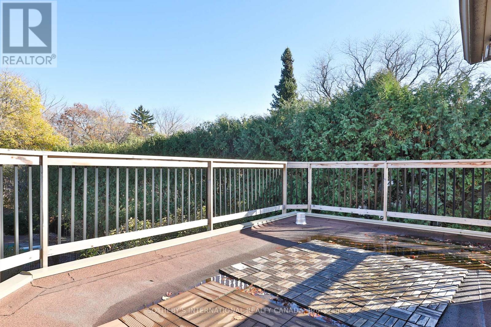 46 Sandringham Drive, Toronto, Ontario  M5M 3G3 - Photo 19 - C12678264