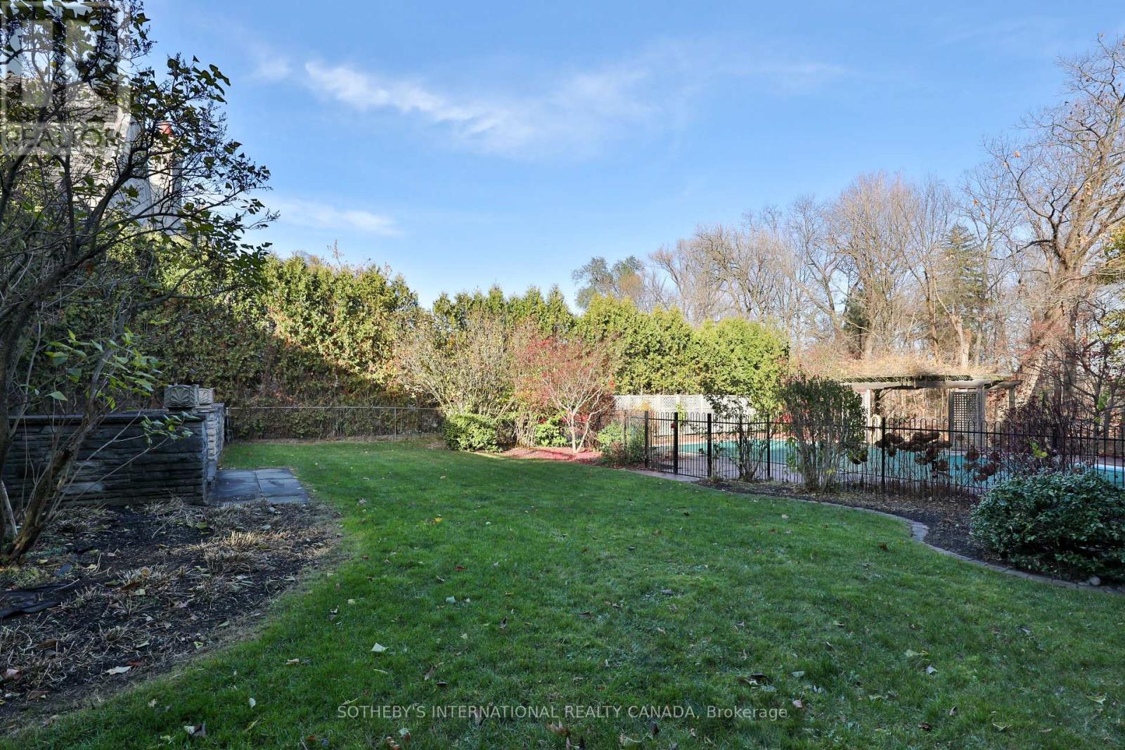 46 Sandringham Drive, Toronto, Ontario  M5M 3G3 - Photo 36 - C12678264