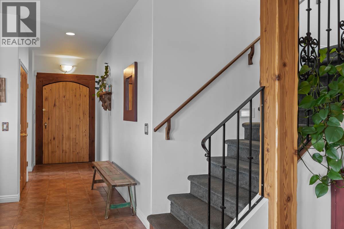 1828 Norview Place, Kamloops, British Columbia  V2B 8L8 - Photo 9 - 10372316