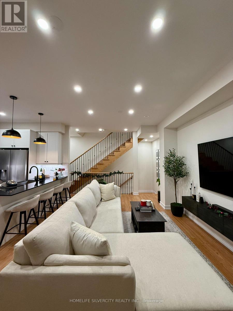 42 Chiffon Street, Vaughan, Ontario  L4L 0M6 - Photo 10 - N12678256