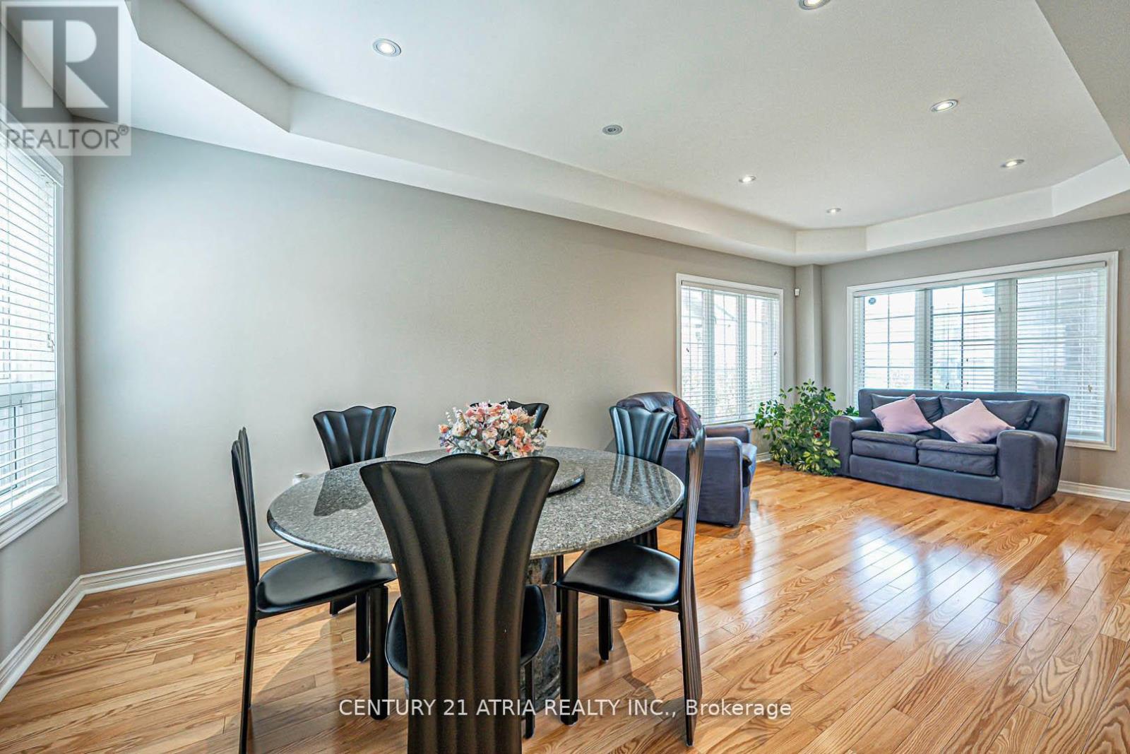 40 Nottingham Drive, Richmond Hill, Ontario  L4S 1Z6 - Photo 8 - N12678274