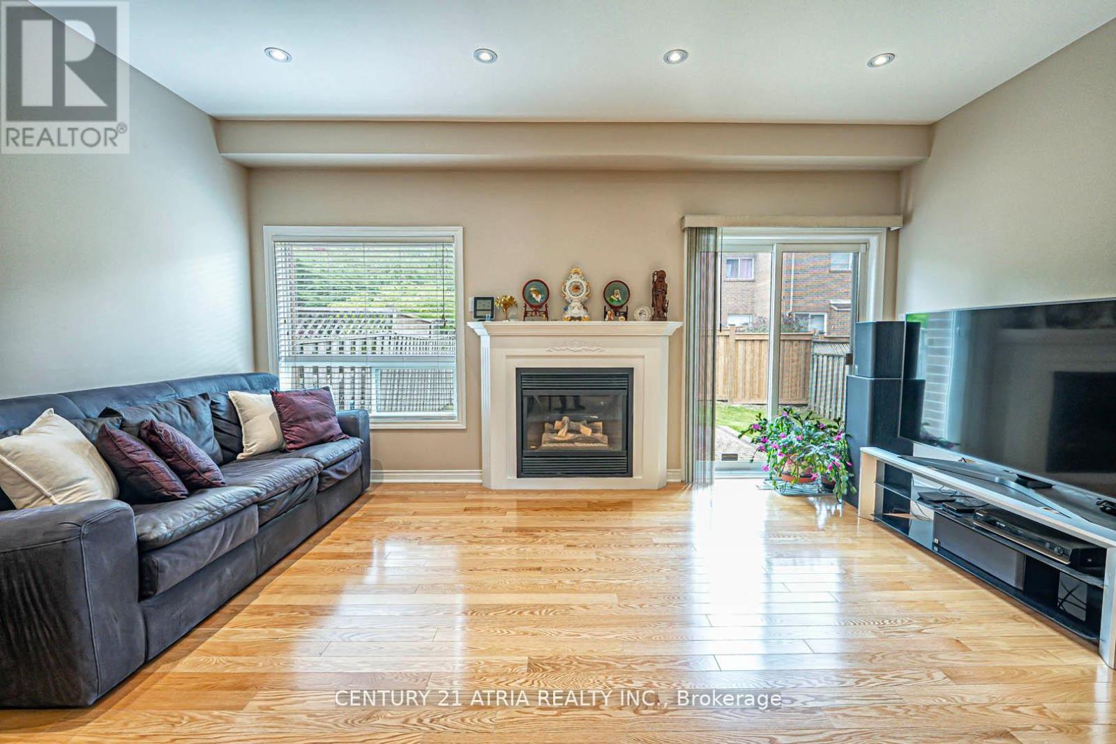 40 Nottingham Drive, Richmond Hill, Ontario  L4S 1Z6 - Photo 9 - N12678274