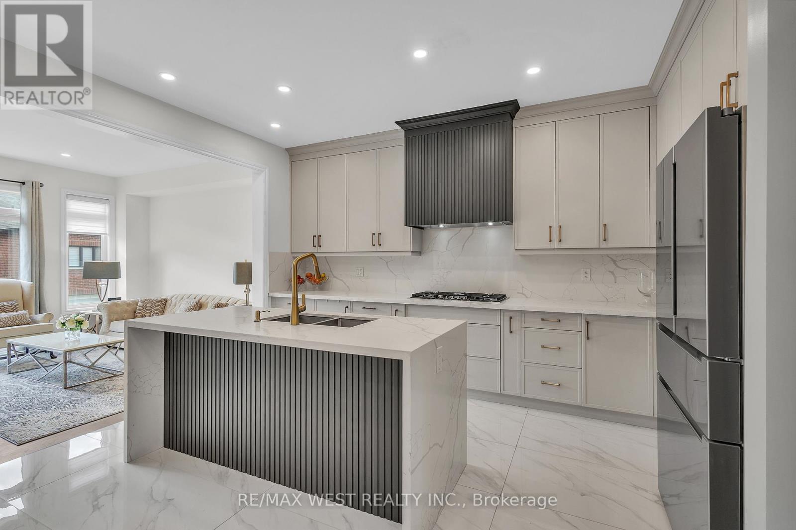 61 Zenith Avenue, Vaughan, Ontario  L4H 4L1 - Photo 12 - N12678286