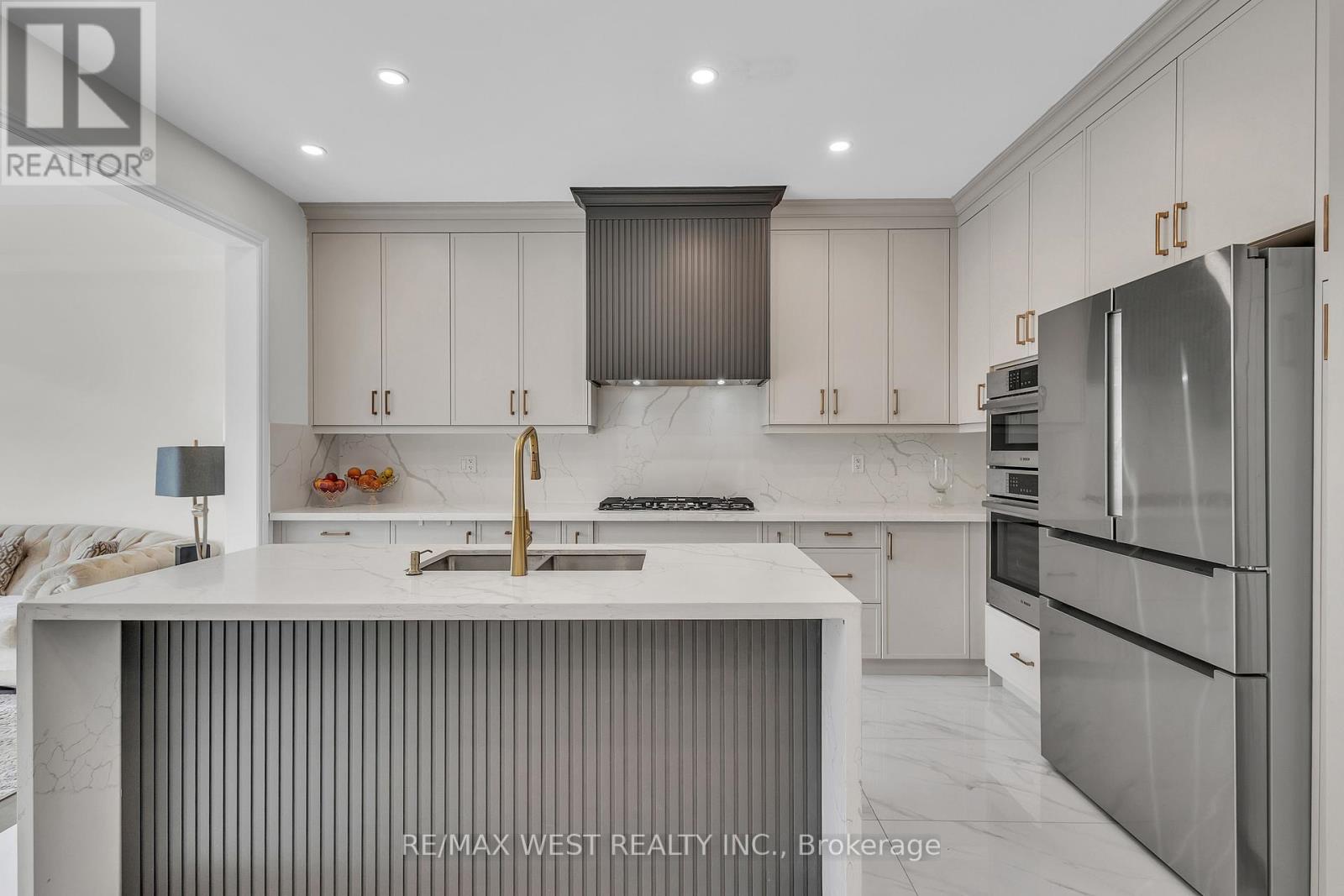 61 Zenith Avenue, Vaughan, Ontario  L4H 4L1 - Photo 13 - N12678286