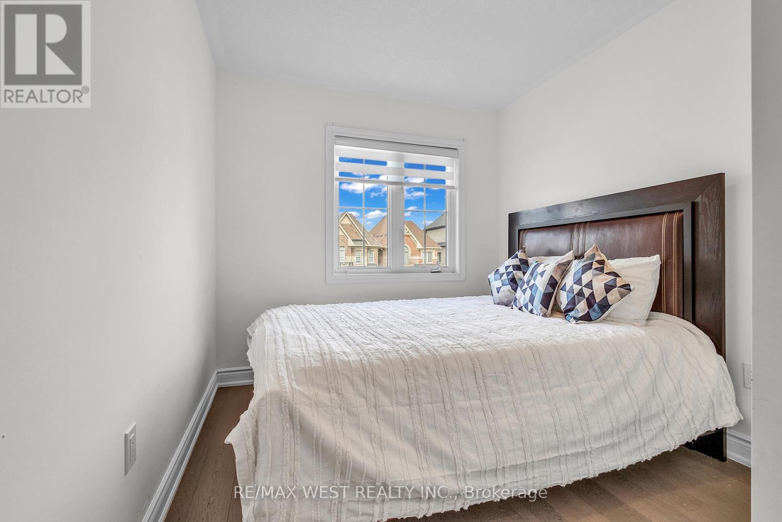 61 Zenith Avenue, Vaughan, Ontario  L4H 4L1 - Photo 22 - N12678286