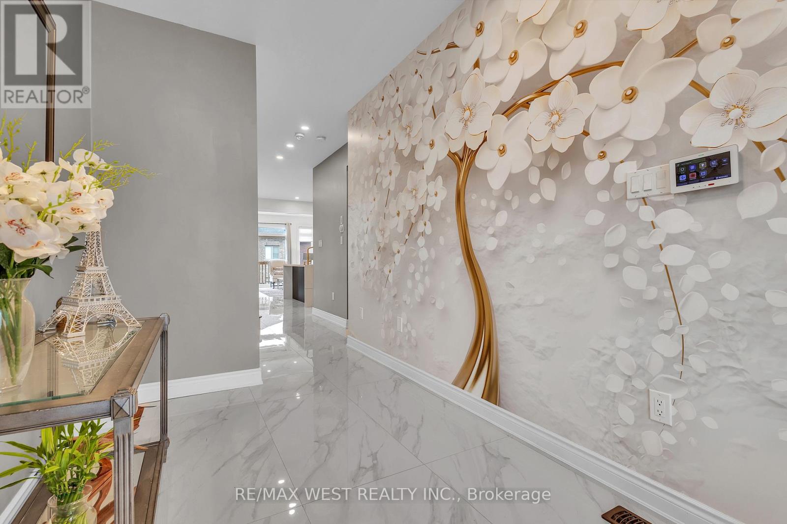 61 Zenith Avenue, Vaughan, Ontario  L4H 4L1 - Photo 3 - N12678286