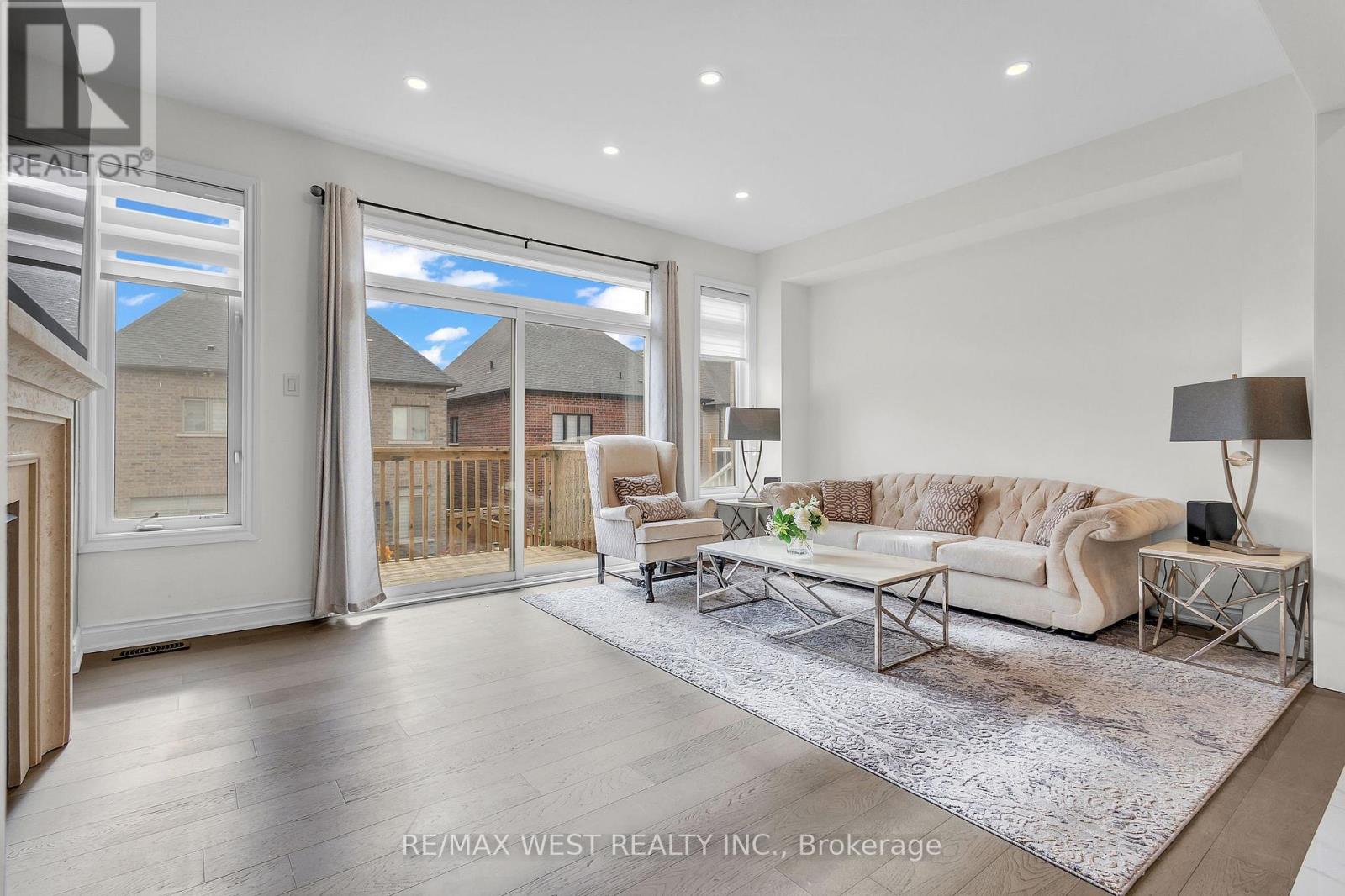 61 Zenith Avenue, Vaughan, Ontario  L4H 4L1 - Photo 6 - N12678286